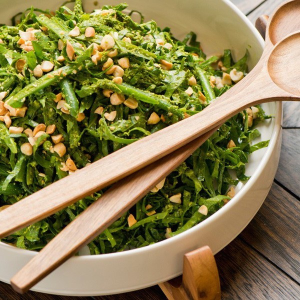 Spinach and Peanut Salad