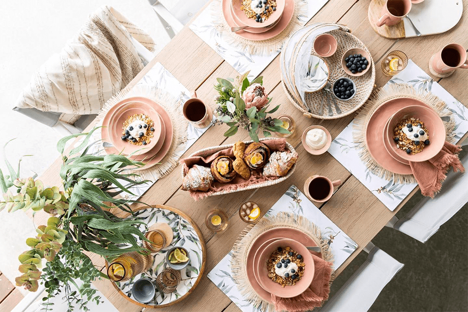 The Advantages of Owning a Quality Dinnerware Set