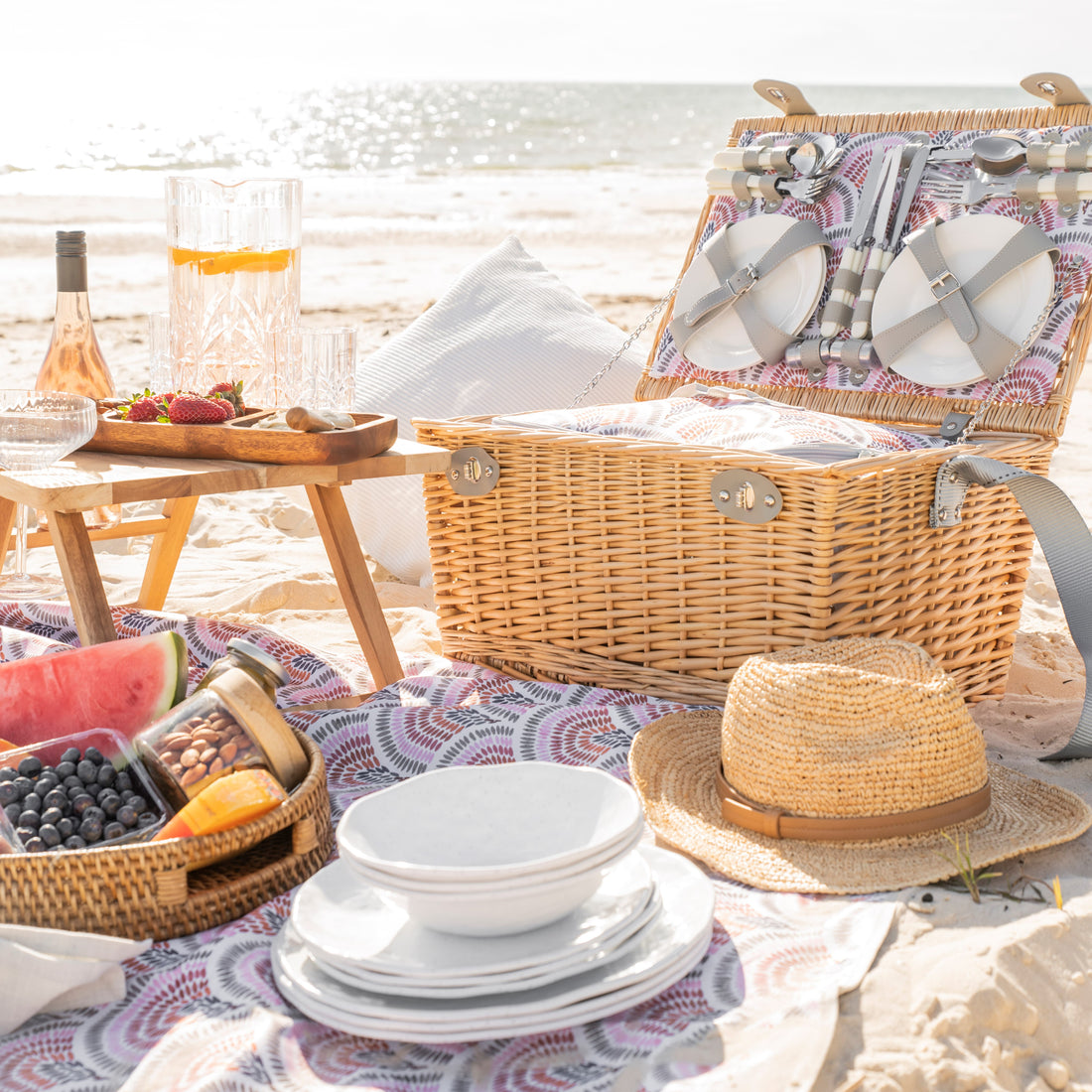6 Items to Remember When Planning the Perfect Outdoor Dining Experience