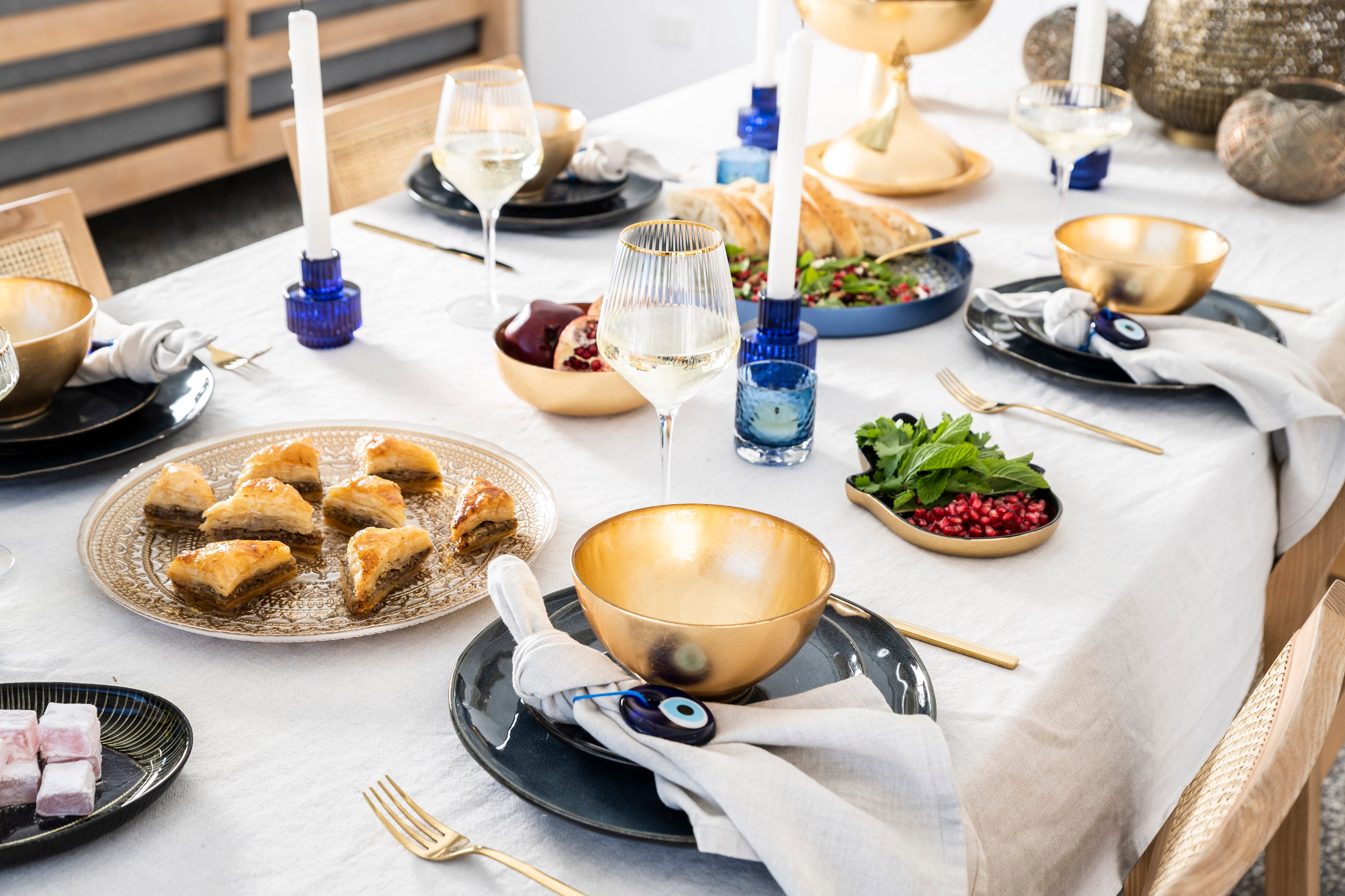 How to Style Your Dining Table for a Dinner Party