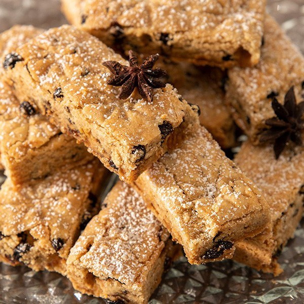 Currant Spiced Shortbread