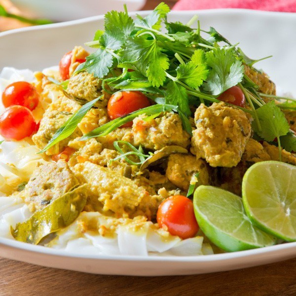 Thai Style Yellow Curry Chicken Balls