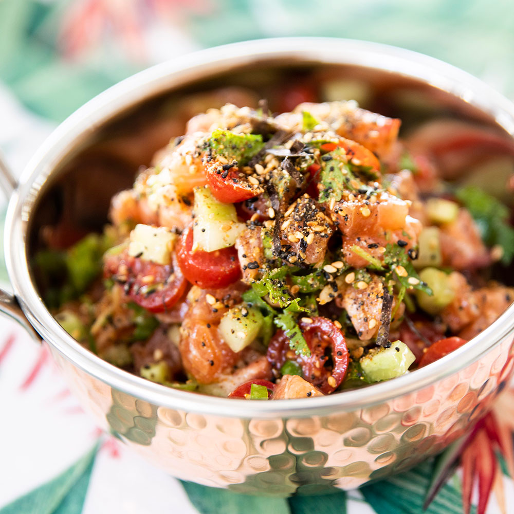 Salmon tartare (lomi lomi)