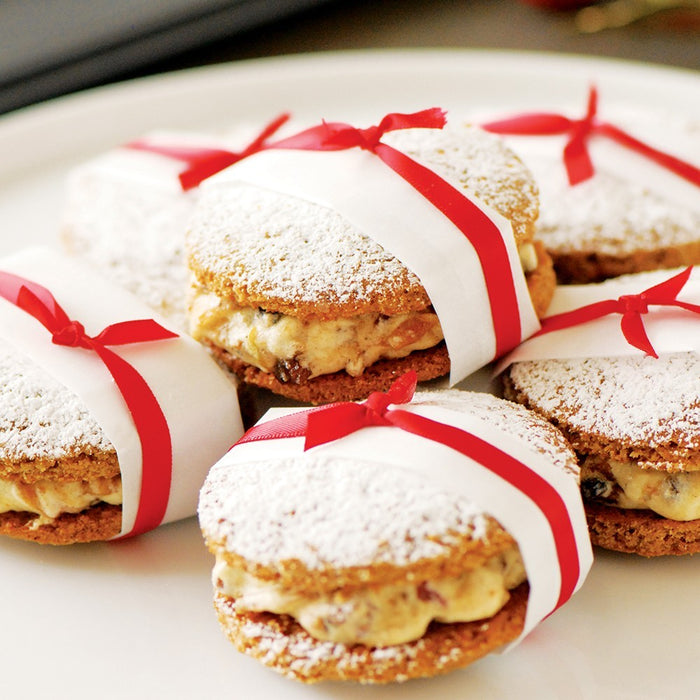 Xmas Whoopie Cakes