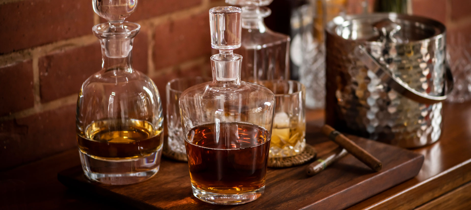 Decanter, Pitchers & Jugs