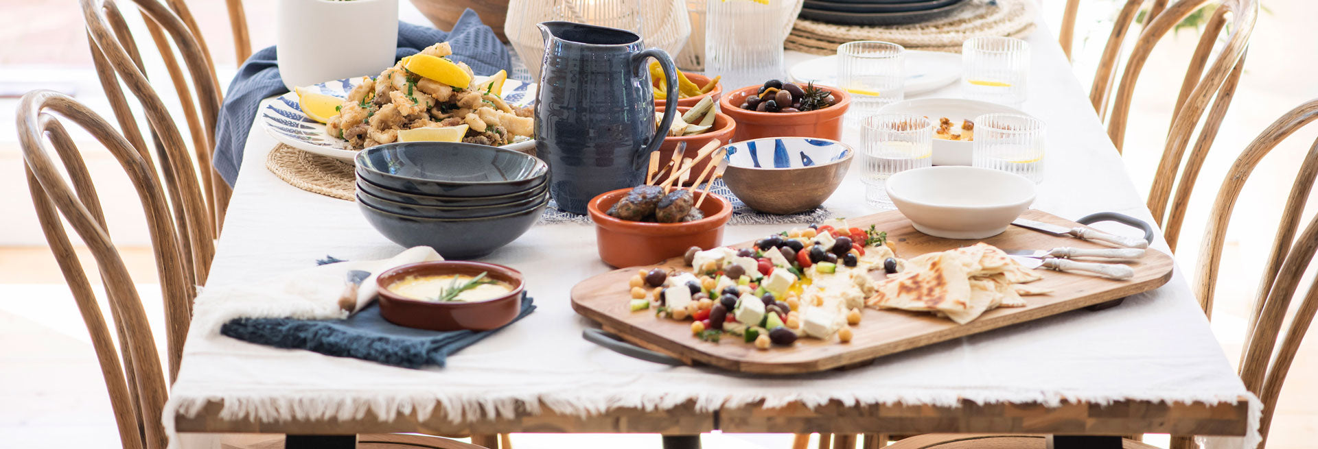 Taverna Table
