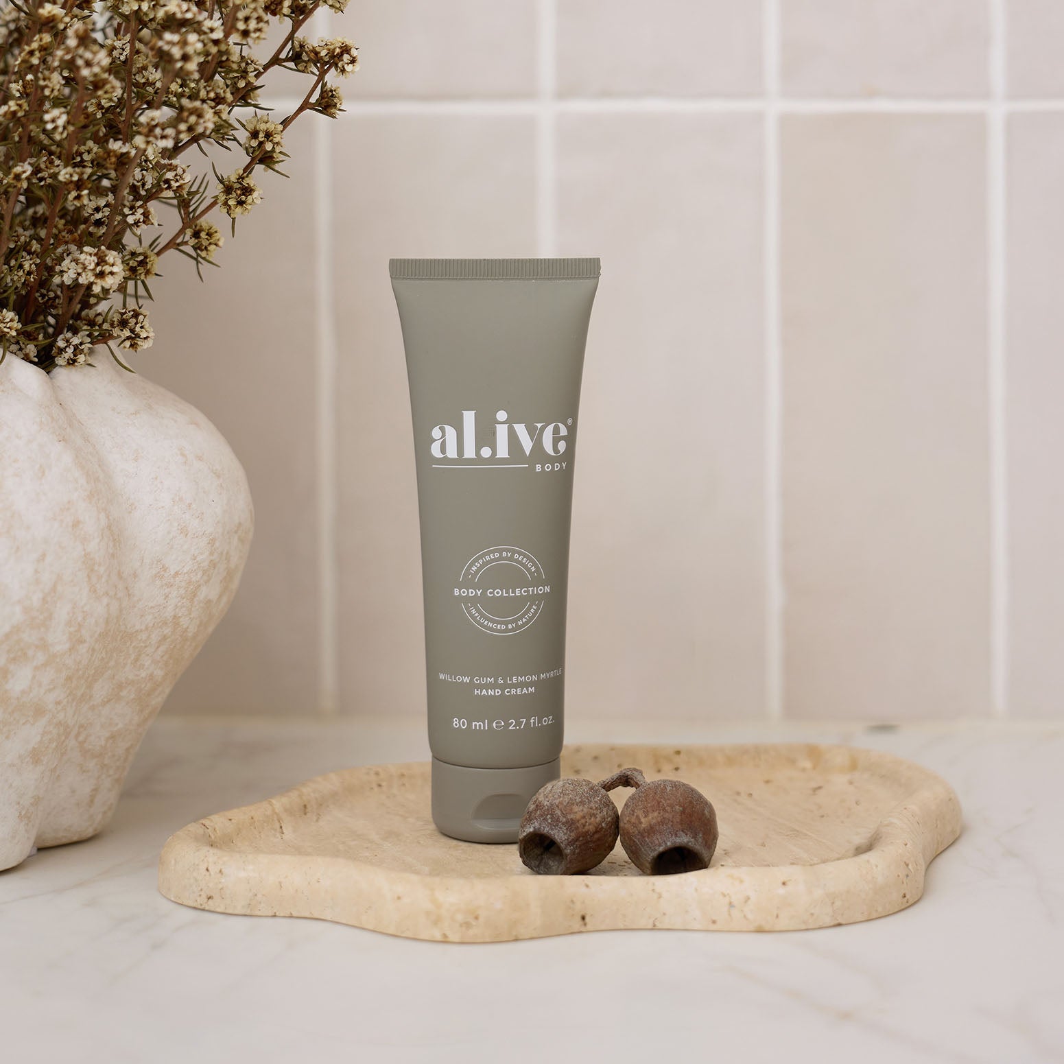 al.ive body Hand Cream  Willow Gum & Lemon Myrtle