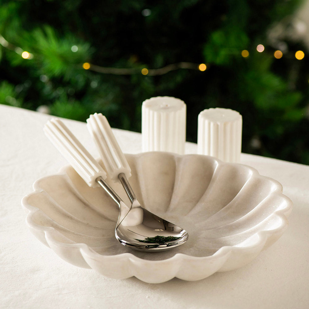 White Marble Scalloped Edge Round Bowl 28cm