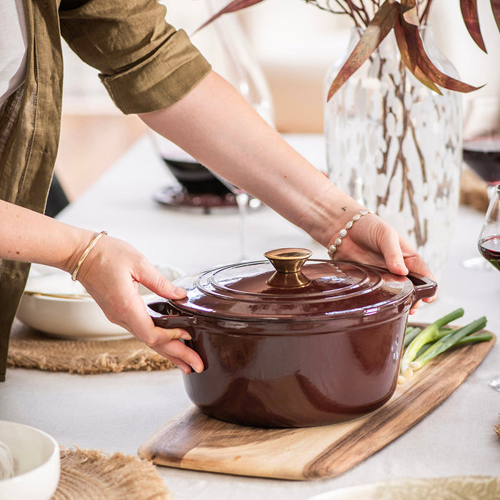 CASSEROLE POT Round Cast Iron Chocolate 25.5cm 4.6L