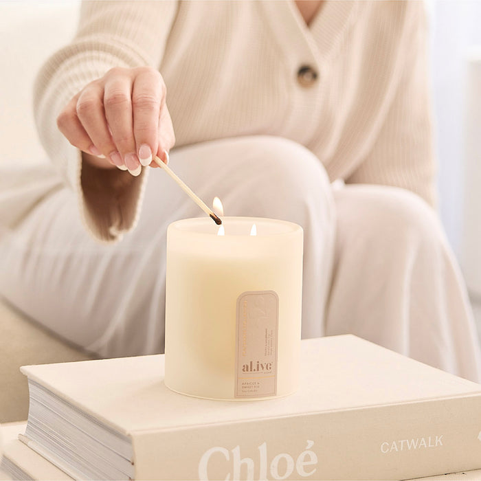 al.ive home Soy Candle Apricot & Sweet Fig