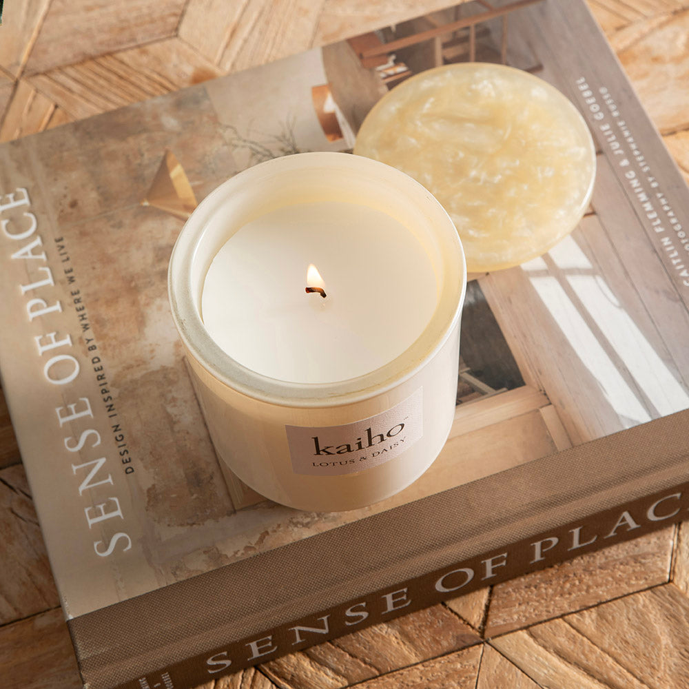 kaiho Lotus & Daisy 235g Candle