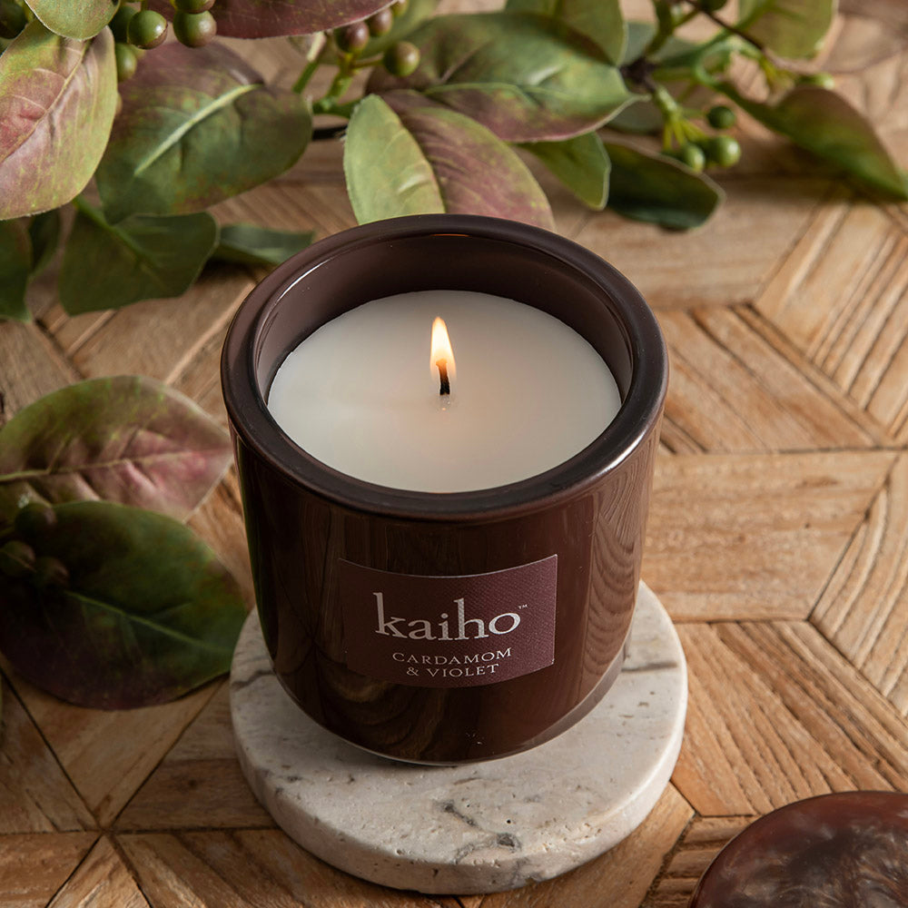 kaiho™ Cardamom & Violet 235g Candle