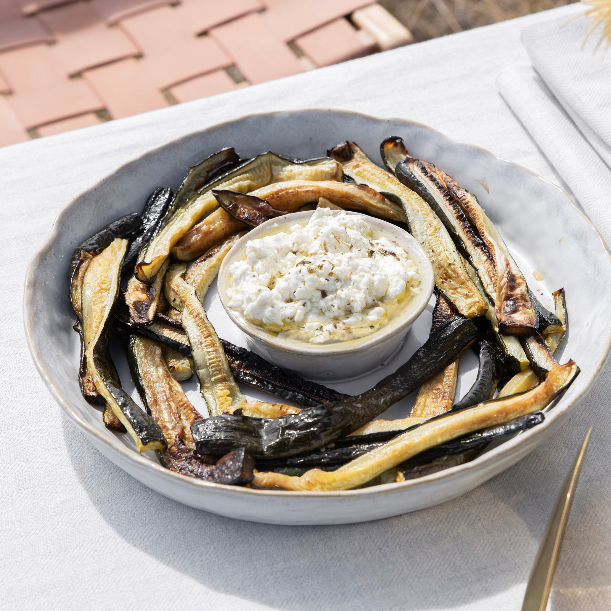 Monaco White Round 27cm Stoneware Chip & Dip Platter