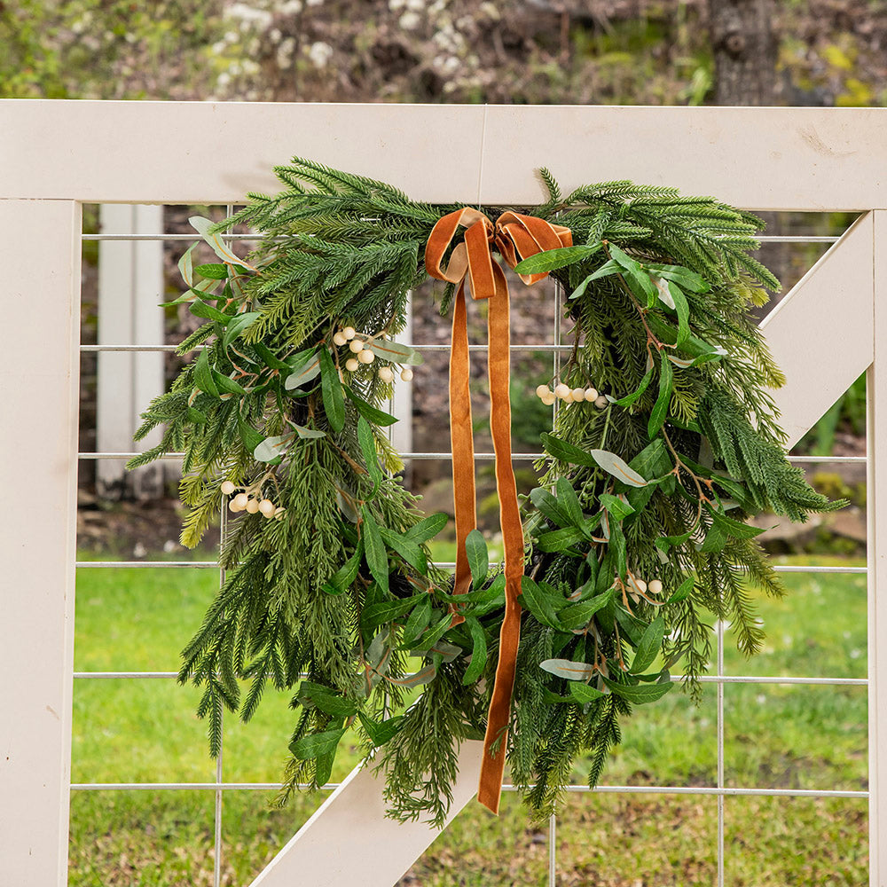 Laurel with Velvet Ribbon 61cm Wreath