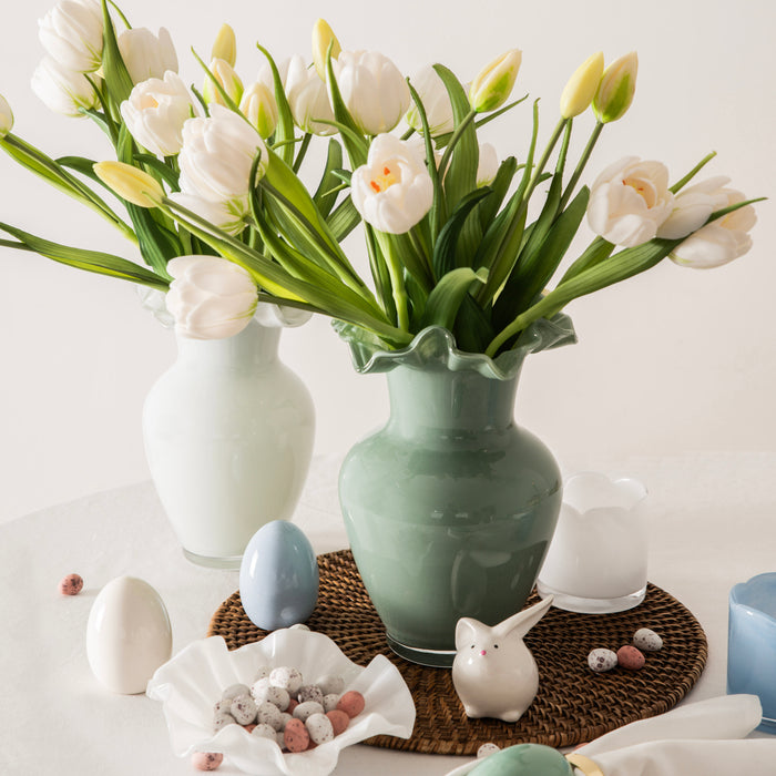 Tulip White 22.5cm Glass Vase