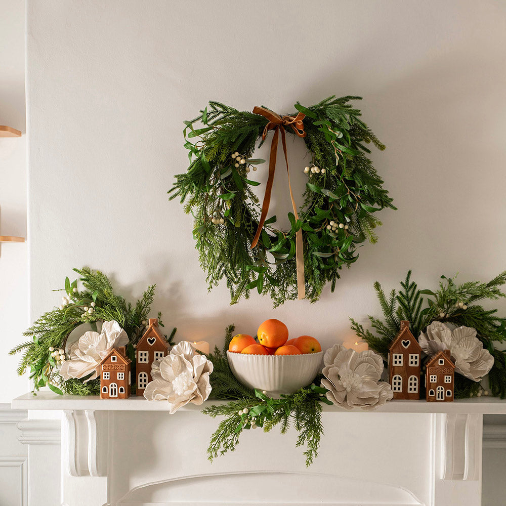 Laurel with Velvet Ribbon 61cm Wreath