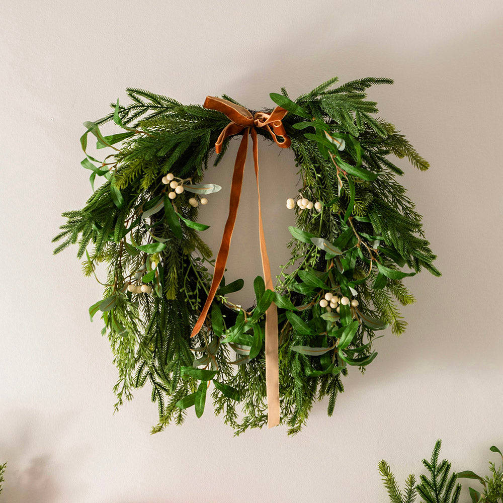 Laurel with Velvet Ribbon 61cm Wreath