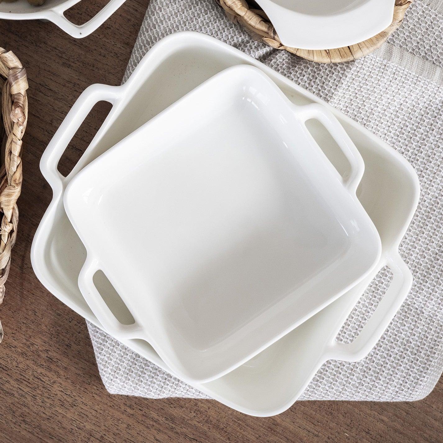BAKER Porcelain Square White with Handles 25.5x21x6.5cm - Wheel&Barrow Home