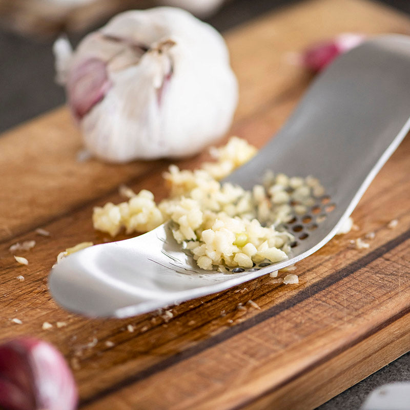GARLIC CRUSHER - Wheel&Barrow Home